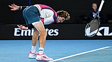 Rozčilený Andrej Rubljov v prvním kole Australian Open.