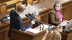 P�edseda ANO Andrej Babi� p�i projednávání vládního návrhu na zvý�ení plat�...