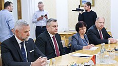 Místop�edsedové slovenského parlamentu Tibor Ga�par (vlevo) a Andrej Danko...