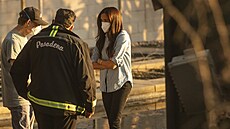 Meghan Markle pomáhala rozdávat potravinové balí�ky a ut�ovala ob�ti v...