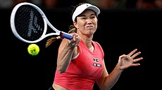 Danielle Collinsová se soust�edí na úder ve druhém kole Australian Open.