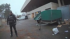 Vyhazování odpadk� z kontejneru poukázalo ve �tvrtek ráno na �enu, po které...