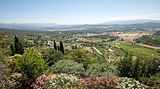 Okolí vesnice Gordes ve francouzském regionu Provence