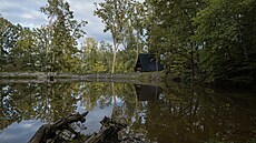 Kamenolom pro stavbu nedaleké vesnice se v dobách socialismu prom�nil na...