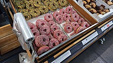 V Tescu v �eské republice jsou zákazník�m mikrotenové sá�ky dostupné zdarma....