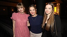 Here�ka Sabina Laurinová se svými dcerami (Praha, 13. b�ezna 2024)