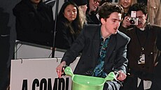 Americký herec Timothée Chalamet dostal pokutu 65 liber (v p�epo�tu p�ibli�n� 1...