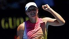 Iga �wiateková se raduje po postupu ze t�etího kola Australian Open.