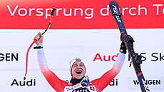Marco Odermatt po triumfu v nejdel�ím sjezdu Sv�tového poháru ve Wengenu.