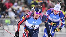 Sturla Holm Laegreid b�hem stíhacího závodu v Oberhofu.
