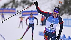 Sturla Holm Laegreid v cílové rovince stíhacího závodu v Oberhofu.