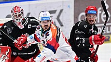 Momentka z utkání mezi Pardubicemi a T�incem.