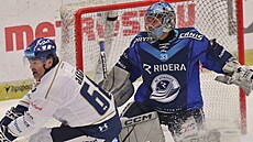 Kladenský úto�ník Jaromír Jágr v akci p�ed bránou Vítkovic..