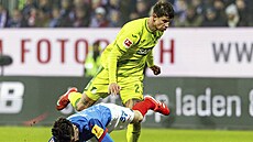 Úto�ník Hoffenheimu Adam Hlo�ek z Hoffenheimu b�hem utkání proti Kielu.