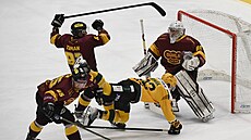 Zmatky p�ed jihlavskou brankou v utkání s Vsetínem.