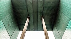 Podloubí magistrátu chrání sít�, aby dla�dice nepadaly dol�. (21. listopadu...