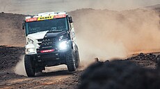 Martin Macík se svým kamionem bhem maratónské etapy na Rallye Dakar 2025.