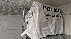 Policie rozkryla p�ípad podvodníka, který pod desítkami cizích identit okradl...