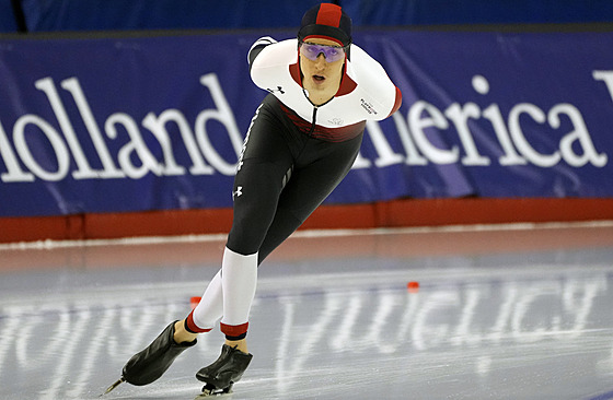 �eský rychlobrusla� Metod�j Jílek na trati 10 000 metr� na Sv�tovém poháru v...