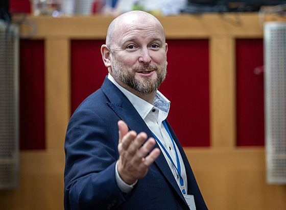 Mimořádné jednání pražského zastupitelstva. Na fotce je ředitel magistrátu...