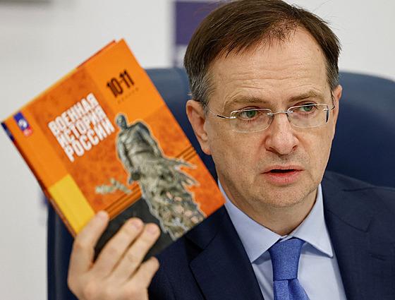 Vladimír Medinskij, poradce Kremlu a p�edseda Ruské vojenské historické...