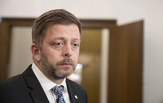 Vít Raku�an na tiskové konferenci vy�et�ovací komise ke st�elb� na Filozofické...