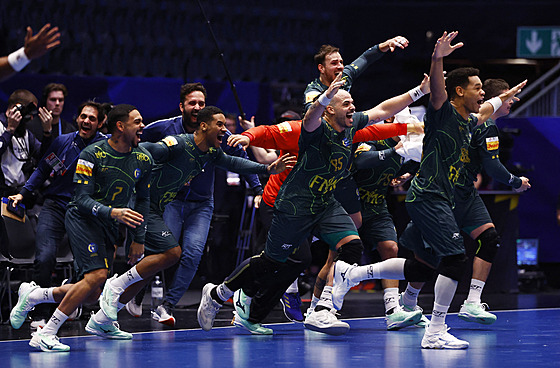 Brazilská euforie po postupu do �tvrtfinále.