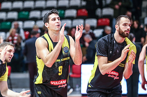 Zoltan Perl (vlevo) v dresu Szombathely.