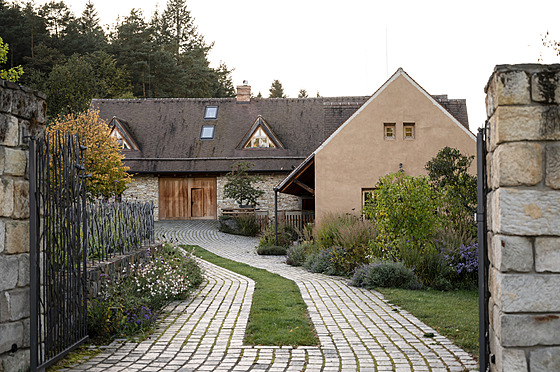 Kolem zrekonstruované hájenky vznikl sv�t, který je oázou pro v�echny, kte�í...