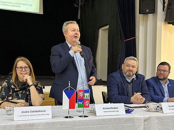 Zástupce obcí a m�st p�ivítal v Lounech hejtman Richard Brabec