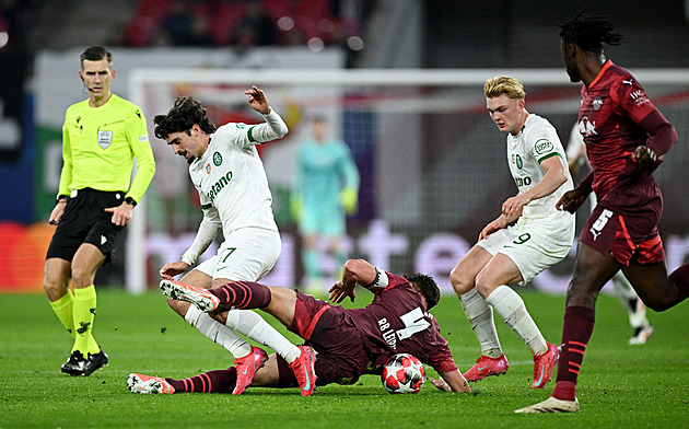 ONLINE: PSG ve šlágru prohrává s City, Feyenoord vede nad Bayernem