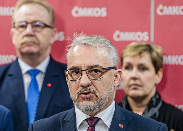 Vláda nejedná o platech a řeší jen vlastní kauzy, stěžují si odboráři