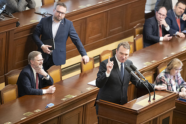 Dvojí parlamentní metr. Když ve Sněmovně obstruují naši, je to jiné, než když to dělají vaši