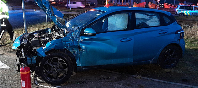 P�i nehod� na nechrán�ném �elezni�ním p�ejezdu v Prost�jov� narazil osobní vlak...