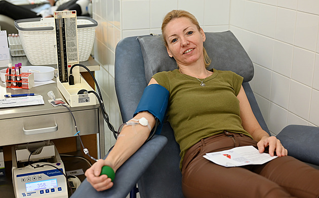 Darování krve v nemocnici v Uherském Hraditi.