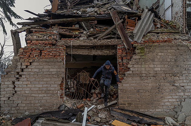 Zmrazení linií je pro Ukrajinu nespravedlivé, gruzínský scénář ale nebezpečnější