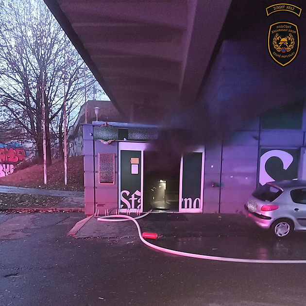 Zapálil zlínský bar hořlavinou z kanystru, soudí muže. Hrozí mu výjimečný trest