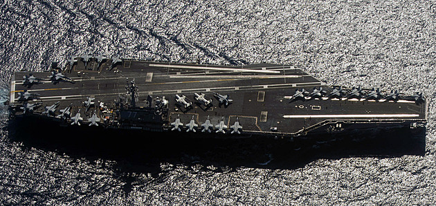 USA pošlou k Íránu před koncem příměří další letadlovku a tisíce vojáků