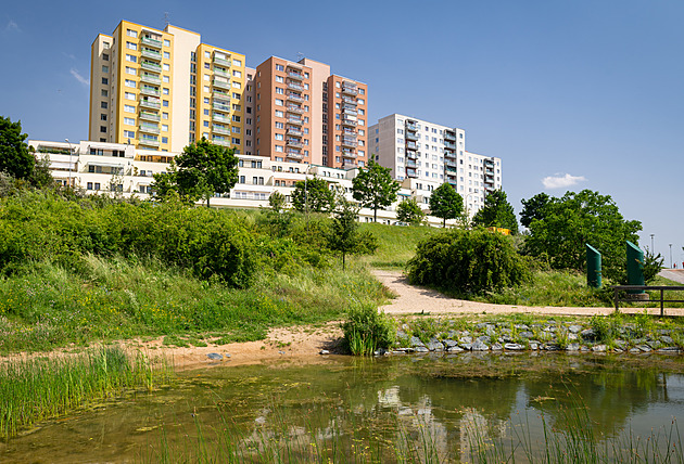 V brnnském Novém Lískovci u víc ne dekádu funguje park pod Plachtami, který...