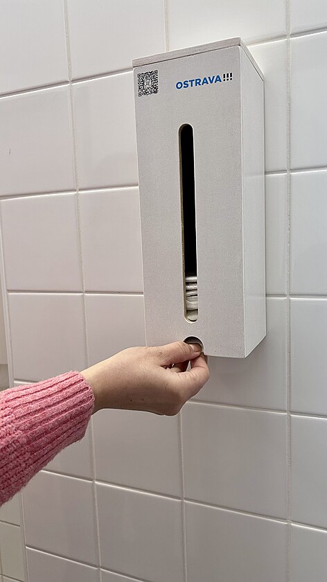 Na vech ostravských základních kolách jsou nyní na dívích záchodech k...