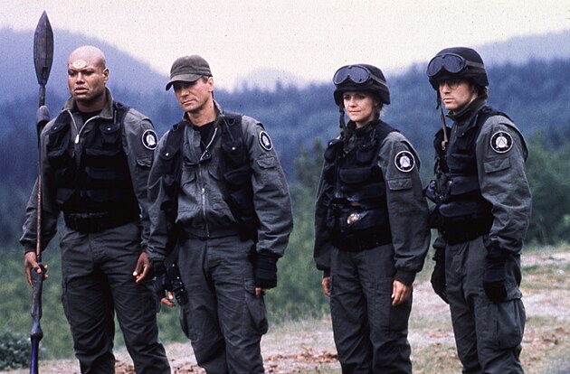 Sci-fi seriál Hvzdná brána (1997) zabodoval po celém svt. Zleva Christopher...