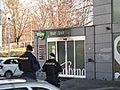 Policist� vy�et�uj� v baru u zl�nsk�ho autobusov�ho n�dra��, kter� se stal...