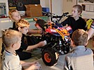 �kol�ci, kte�� nav�t�vuj� motokrou�ek ve Vala�sk�m Mezi����, si vyzkou�ej�...