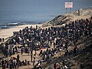 Palestinci ekají, a se budou moci vrátit do svých domov na severu Gazy poté,...