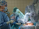 Olomouck nemocnice vyuv k operacm i robota