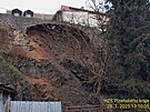 Ve Stbe se sesula st hradebn zdi.
