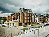 Jedním z posledních developerských projekt� dokon�ených na levém b�ehu p�ehrady...