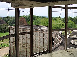 Dne 4. b�ezna 1990 se tam se�ly desetitisíce ú�astník� masového mítinku....