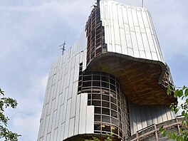 Z památníku se stala ruina. Tu objevili vyznava�i urbexu, nebo� opu�t�né domy...