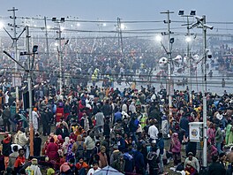 Kumbhaméla, v �eském p�ekladu svátek d�bán�, je hinduistická pou�, která se...